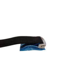 чоловічий автоматичний годинник крупним планом циферблату та індексів