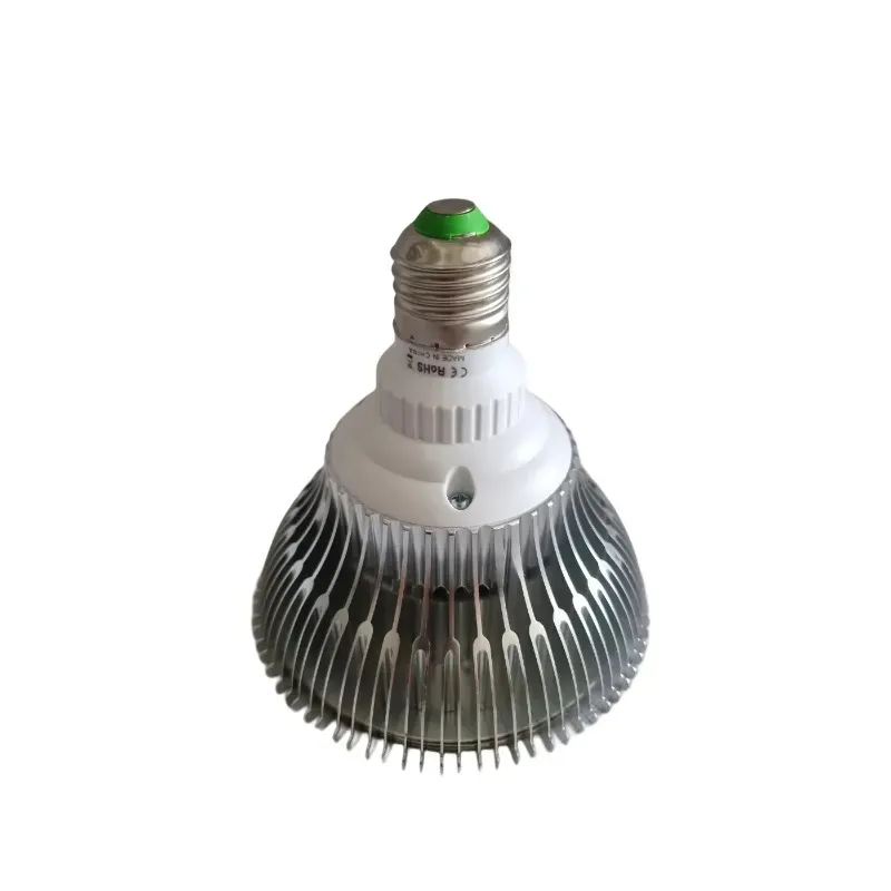 Glühbirne LED E27 Unteransicht der LED Dioden und des Radiators