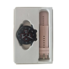 smartwatch i różowy pasek w opakowaniu