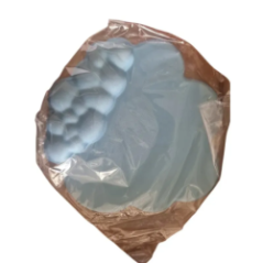 back of the cloud wrist rest set packaging with information