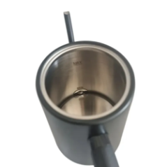 задня частина упаковки з інформацією про виробника та кодом