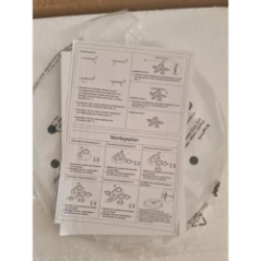 elementy montażowe lampy sufitowej LED w opakowaniu