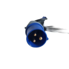 ansicht des etikett des elektrischen verlängerungskabels am stecker