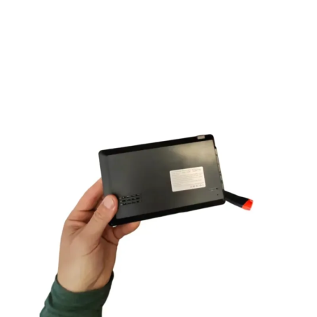 uchwyt samochodowy z przyssawką do nawigacji