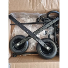 hundebuggy mit metallrahmen und rädern von oben