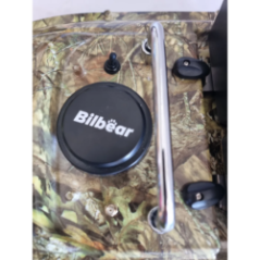 łódź zanętowa kamuflażowa widok z boku