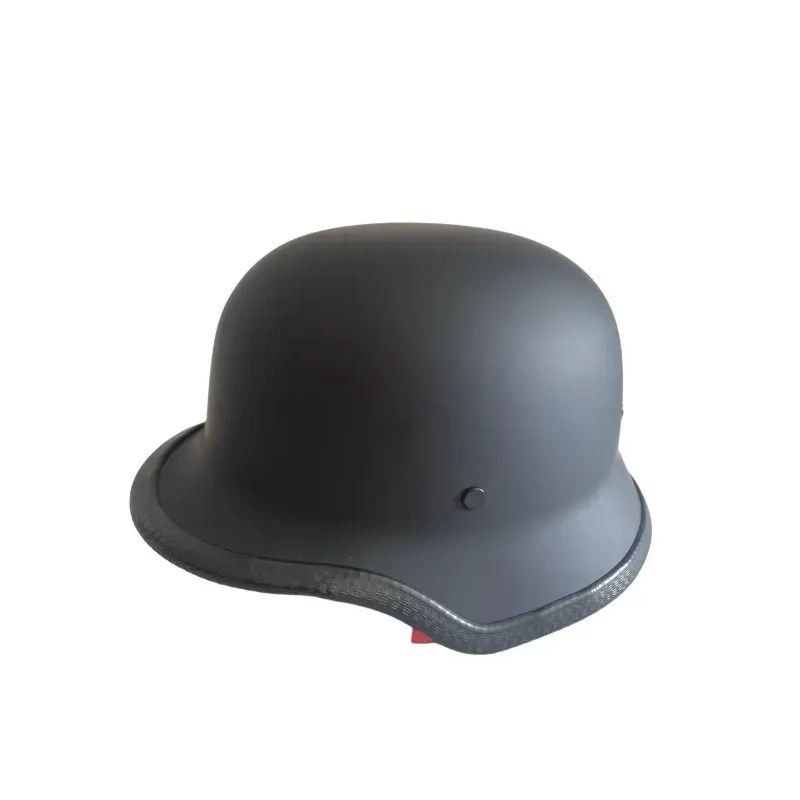 Kask motocyklowy Madoconfluence z paskiem zabezpieczającym