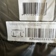 Freshore isolierte Tasche Vorderansicht mit Gurt und zusätzlichen Taschen