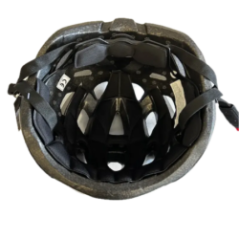 kask rowerowy Bucklos widok z góry z otworami wentylacyjnymi