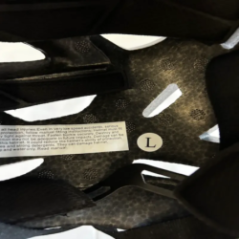 kask rowerowy Bucklos widok z przodu i góry