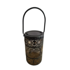 металевий сонячний ліхтар вид зверху з сонячною панеллю