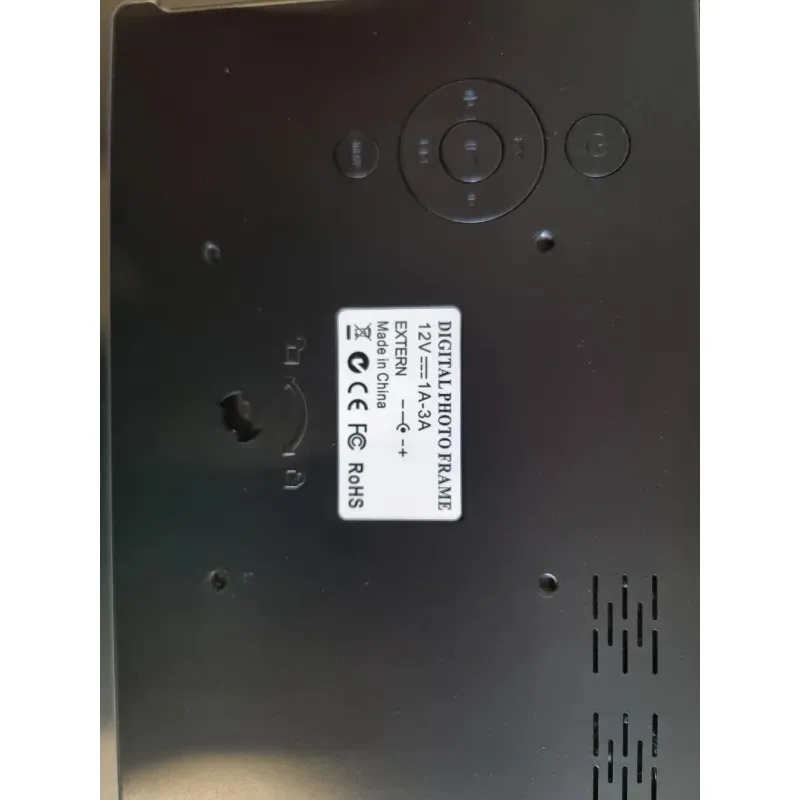 Cyfrowa ramka na zdjęcia z pilotem i zasilaczem