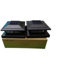 Zwei Solar-Lampen auf einer Box platziert