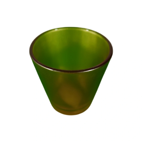 View of the green plastic cup with measurements showing its size