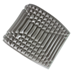 упаковка масажного килимка в пластиковій плівці з логістичною етикеткою