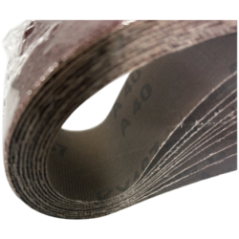 detail of 40 grit marking on belt