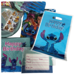 widok na zaproszenia i torebki na upominki z motywem Stitch